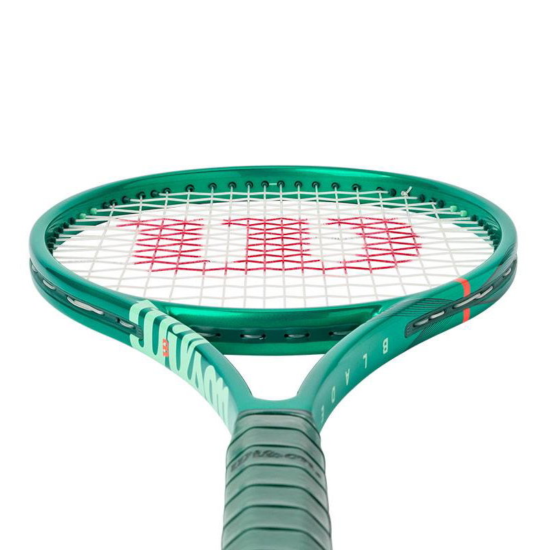 Wilson Blade 98 Pro 16x19 V10 Tennis Racquet