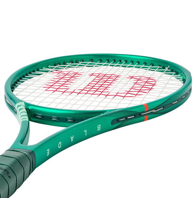 Wilson Blade 98 Pro 16x19 V10 Tennis Racquet