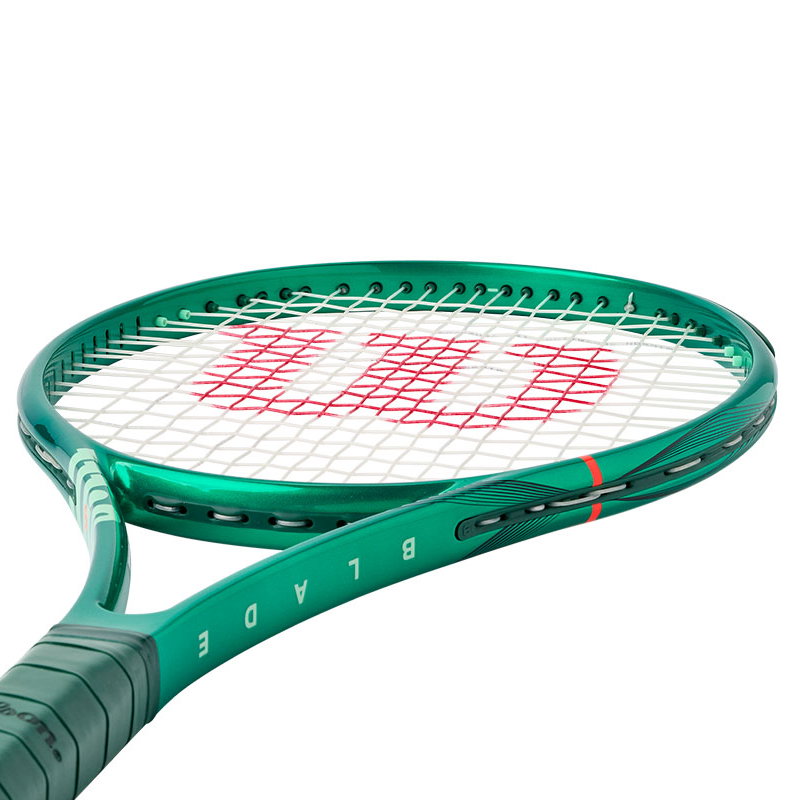 Wilson Blade 104 V10 Tennis Racquet