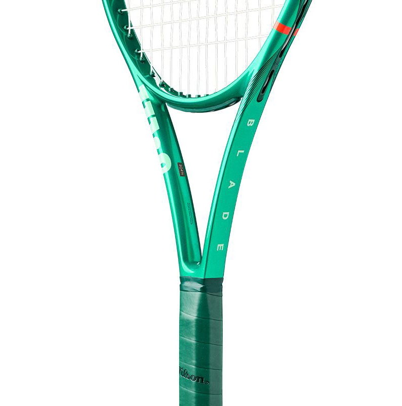 Wilson Blade 100 V10 Tennis Racquet