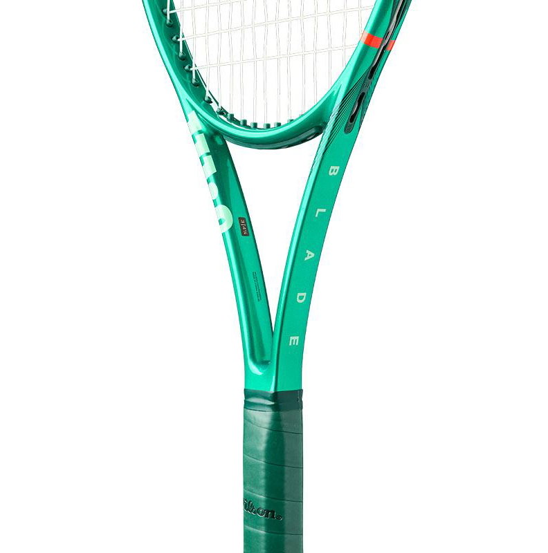 Wilson Blade 98 18x20 V10 Tennis Racquet