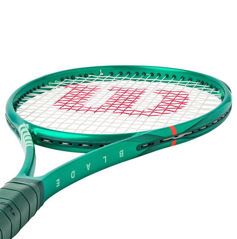 Wilson Blade 98 18x20 V10 Tennis Racquet
